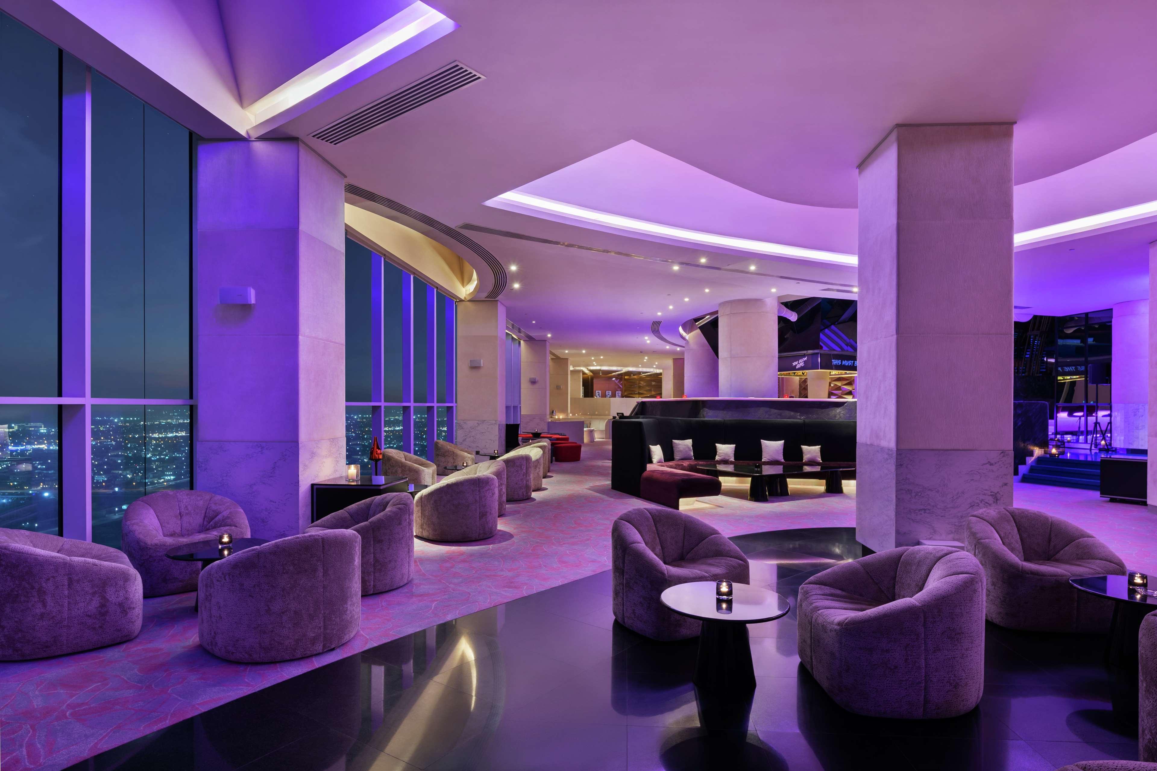 V Hotel Dubai, Curio Collection By Hilton Ngoại thất bức ảnh The bar at the 39th floor
