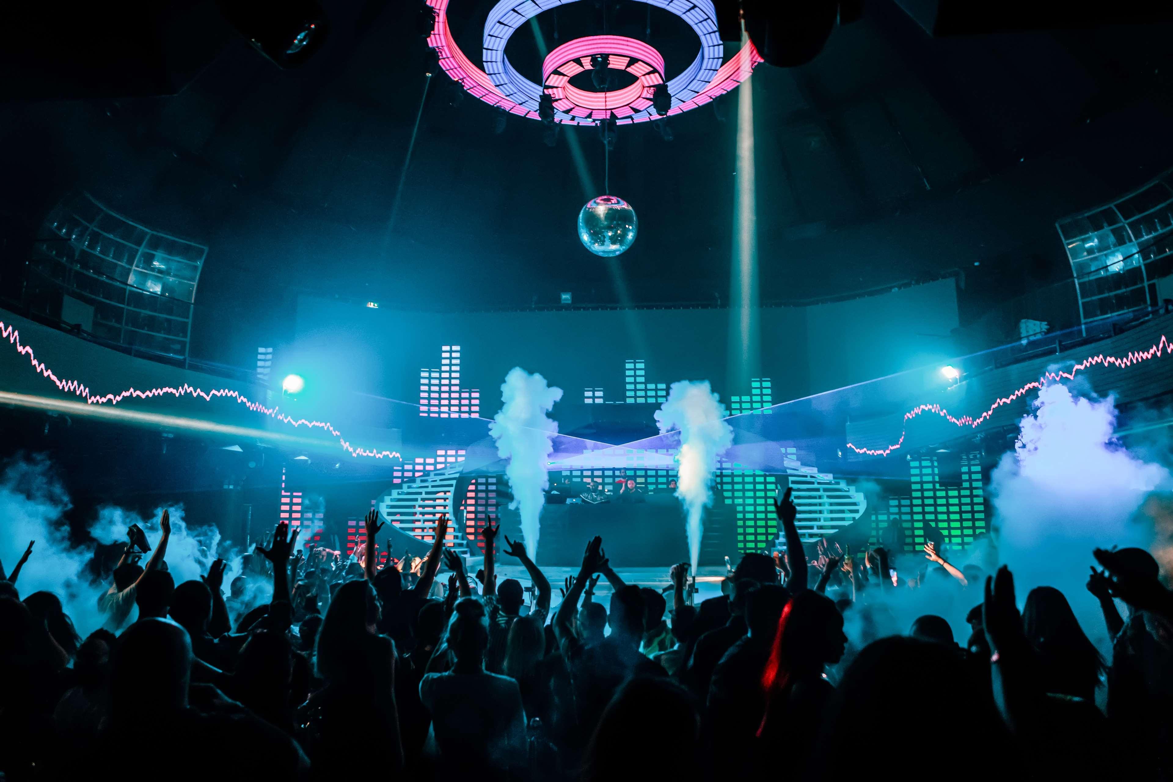 V Hotel Dubai, Curio Collection By Hilton Ngoại thất bức ảnh The nightclub in 2016