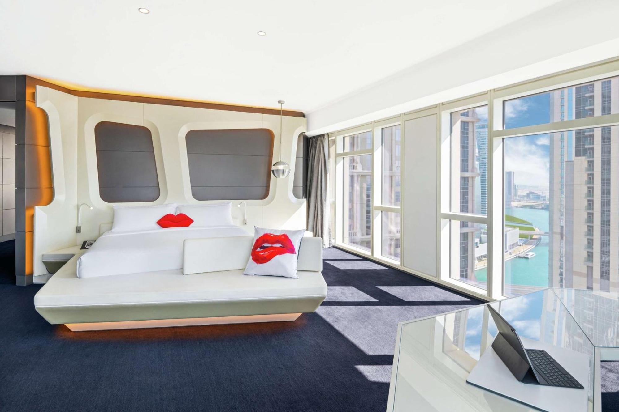 V Hotel Dubai, Curio Collection By Hilton Ngoại thất bức ảnh