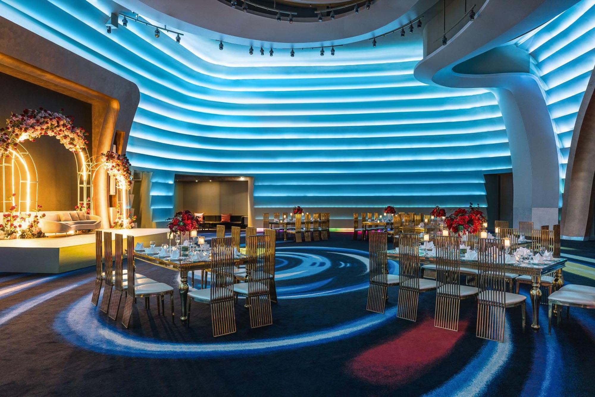 V Hotel Dubai, Curio Collection By Hilton Ngoại thất bức ảnh The ballroom
