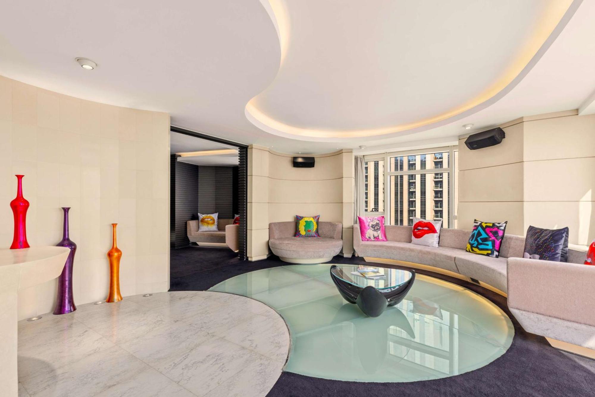 V Hotel Dubai, Curio Collection By Hilton Ngoại thất bức ảnh